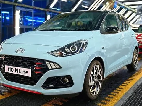 Hyundai i10 2023 để lộ thiết kế mới với đèn tích hợp lưới tản nhiệt kiểu Tucson