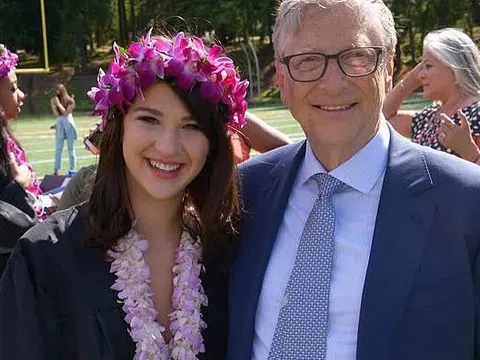 Cận cảnh cuộc sống siêu sang chảnh của con gái út xinh đẹp nhà Bill Gates: Sống trong biệt thự 3.000 tỷ, phương tiện di chuyển là máy bay riêng