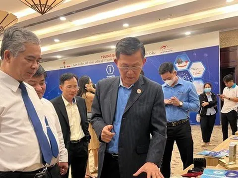 Doanh nghiệp Mỹ đặt hàng linh kiện ‘made in Việt Nam’ để sản xuất xe hơi