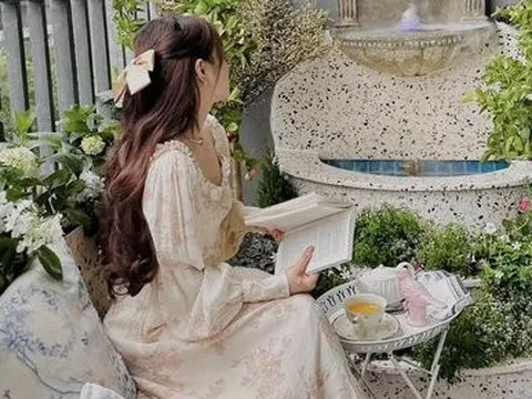 Góc ban công 13m2 được thiết kế thành không gian mộng mơ với chi phí 200 triệu đồng