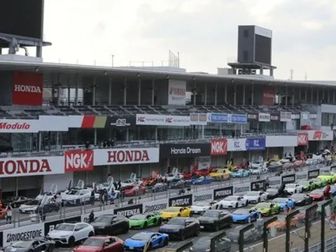 Hàng trăm chiếc Lamborghini diễu hành tại Nhật Bản