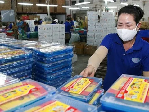 Giảm năm đóng BHXH để hưởng lương hưu: Ai đủ sức khỏe làm tới 60- 62 tuổi?