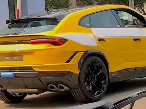 Lamborghini Urus Performante đầu tiên về Việt Nam: Giá từ 16,5 tỷ đồng, siêu SUV mới cho giới nhà giàu