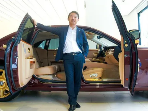 'Ông trùm' Rolls-Royce một thời kể hàng chục tiêu chuẩn tài xế chuyên nghiệp: Không treo chìa khóa ở đỉa quần, chỉnh gương tránh nhìn thấy miệng hành khách