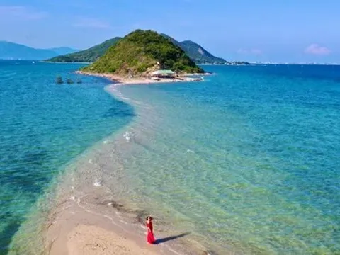 Đề xuất xây sân bay, sân golf, mở casino ở Khu kinh tế Vân Phong