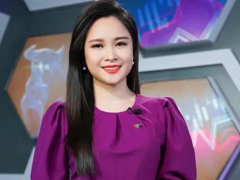 BTV Mùi Khánh Ly tiết lộ lý do mặc đồ nhiều màu sắc rực rỡ lên sóng