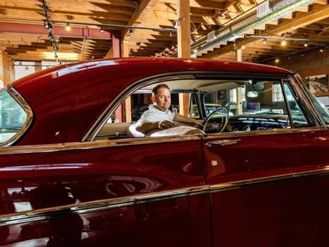 Chán làm nhân viên sales ô tô, người đàn ông bỏ việc, kiếm hơn 1 tỷ USD mỗi năm nhờ niềm đam mê từ thuở bé