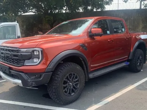 Ford Ranger Raptor 2023 đã ra biển số tại Việt Nam, để lộ trang bị khủng nhưng lại thiếu một chi tiết gây thắc mắc