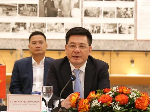Đề nghị Vương quốc Anh hỗ trợ Việt Nam phát triển điện hạt nhân
