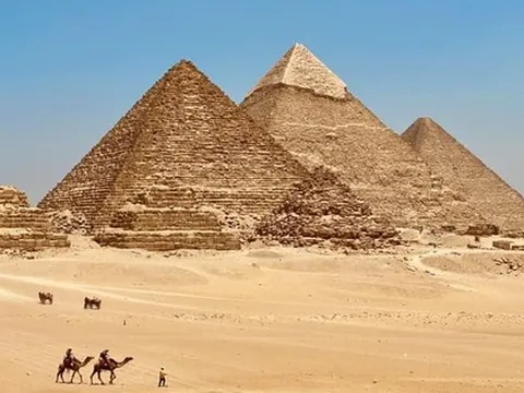 Chi 34 triệu đi 11 ngày: Ngắm xác ướp, cưỡi lạc đà, vào kim tự tháp Ai Cập có đáng không?