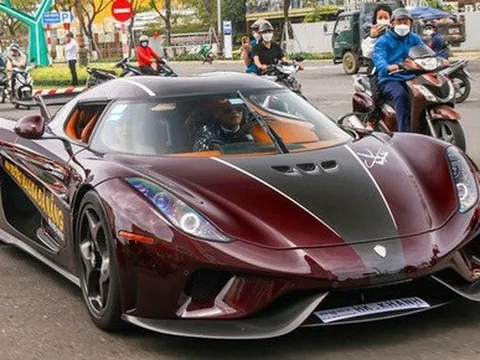Vừa đưa Koenigsegg Regera sang Thuỵ Điển bảo dưỡng, đại gia Hoàng Kim Khánh được mời sang tận nhà máy giao lưu với chủ hãng xe