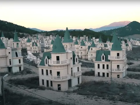 Từng là dự án bất động sản cho giới siêu giàu giá gần 13 tỷ đồng/căn, nay hoá "nghĩa trang lâu đài" hơn 6 nghìn tỷ đồng