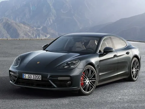 Để có Porsche Panamera đẹp long lanh ngày nay, hãng xe Đức phải vứt bỏ 4 mẫu thử, có mẫu không dám gắn logo vì trông chẳng liên quan
