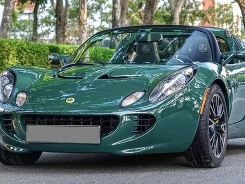 Chiếc xe thể thao ‘độc nhất Việt Nam’ này có giá 1,5 tỷ đồng, không phải ai có bằng cũng lái được