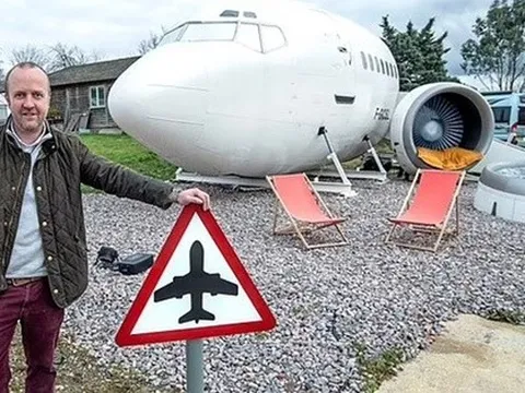 Bỏ 140 triệu đồng mua máy bay cũ về làm 'đồ chơi'