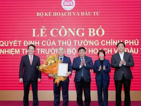 Công bố quyết định của Thủ tướng Chính phủ bổ nhiệm tân Thứ trưởng Bộ Kế hoạch và Đầu tư