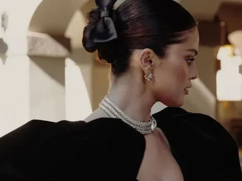 Nữ triệu phú sở hữu khối tài sản 2.000 tỷ đồng, vừa vượt mốc 400 triệu follower trên Instagram để “sánh vai” với Ronaldo, Messi là ai?