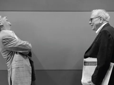 Bill Gates tiết lộ lời khuyên tuyệt vời nhất nhận được từ Warren Buffett