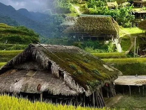 Cứ ngỡ trong truyện cổ tích nhưng những mái nhà phủ rêu ngoài đời thật lại ở ngay vùng đất gây thương nhớ của Việt Nam