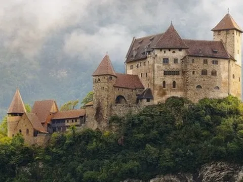 Quốc gia giàu thứ 2 thế giới không phải Trung Quốc hay Nhật Bản: 11 sự thật đáng kinh ngạc về đất nước ít người biết!