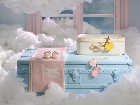 Tủ đồ để vừa một bộ quần áo nhưng có giá "sương sương" 1,8 tỷ đồng: Chỉ phù hợp với trẻ "sinh ra đã ngậm thìa vàng"