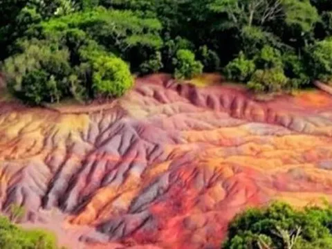 Vùng đất 'cầu vồng' độc đáo - thiên đường có thật của đảo quốc Mauritius bé nhỏ