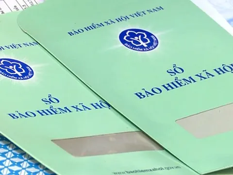 Người lao động nên đóng tiếp hay chờ nghỉ hưu khi đã đóng đủ 20 năm BHXH?