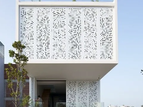 Chiêm ngưỡng vẻ đẹp của ngôi nhà đưa cả vườn rau lên mái để chống nóng