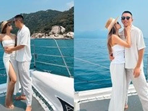 Linda Ngô - Phong Đạt bao trọn du thuyền cho bạn bè chill trước thềm đám cưới, khách mời toàn trai xinh gái đẹp!