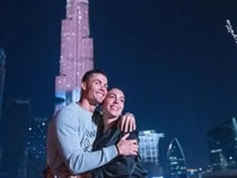 Georgina hạnh phúc trước món quà 'giản dị' nhận được từ Ronaldo trong ngày sinh nhật