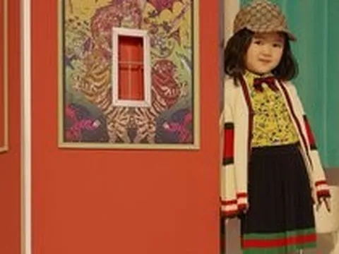 Vì sao phụ huynh Trung Quốc ngày càng mê sắm đồ hiệu sang chảnh cho con?