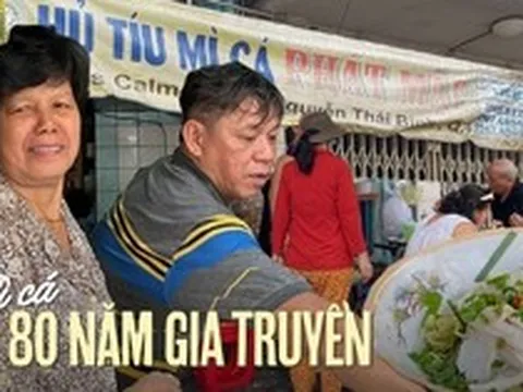 Tiệm hủ tiếu mì cá 80 năm ở Quận 1 đến ăn phải chấp nhận nguyên tắc "thay chỗ" và “thủ tục” tung tô đặc biệt của bà chủ