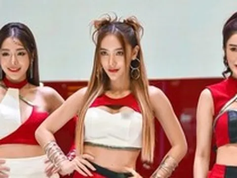 Dàn bóng hồng 'thiêu đốt' Triển lãm ô tô Bangkok 2023: Đa năng từ người mẫu, tư vấn tới cả MC