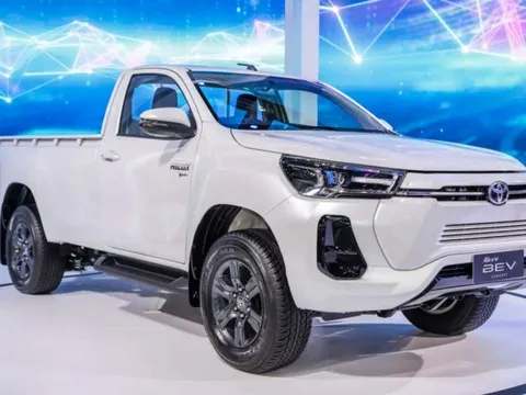 Toyota Hilux concept điện vừa trình làng có gì nổi bật?