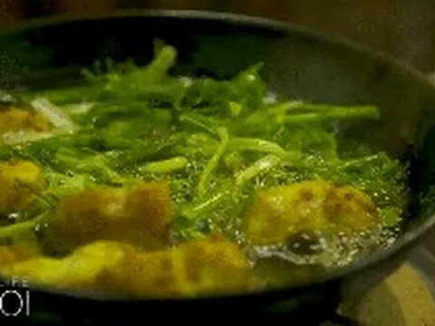 Khách Tây trầm trồ với đặc sản của Hà Nội: Đồ ăn ngon miễn bàn nhưng ấn tượng nhất lại ở 1 điều độc đáo khác