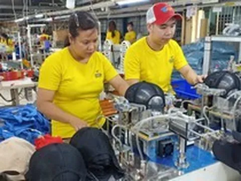 Xoay xở giải 'cơn khát' đơn hàng