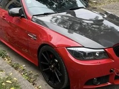 Hết chỗ để xe, Bimmer nổi tiếng Hà Nội bán BMW 320i độ tâm huyết: Giá xe 420 triệu nhưng tiền độ đã hơn 370 triệu đồng