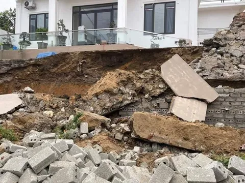 Bờ kè bất ngờ đổ sập khi phá dỡ nhà vùi lấp 1 người tử vong
