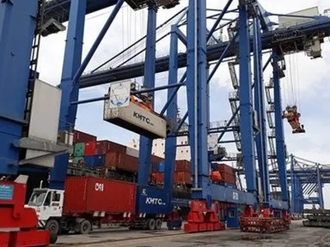 Siết kiểm soát hàng tạm nhập tái xuất gửi kho ngoại quan để chống buôn lậu