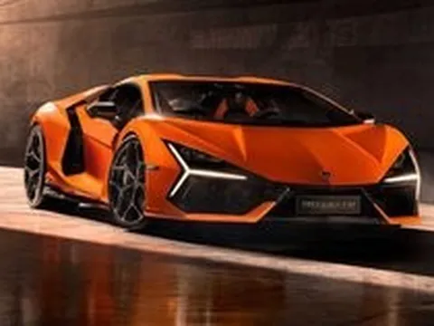 Ra mắt Lamborghini Revuelto thế chỗ Aventador: Siêu xe mạnh nhất lịch sử hãng nhưng đi phố chỉ ngang cơ Civic