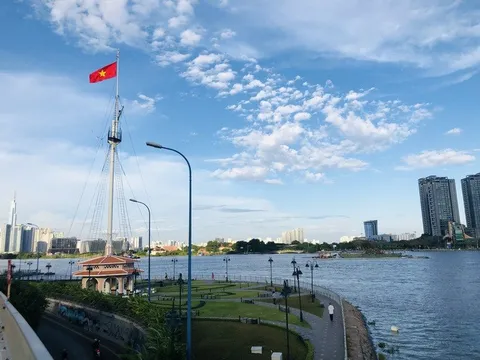 Thống nhất xây cầu vượt bộ hành kết nối phố đi bộ Nguyễn Huệ với bến Bạch Đằng