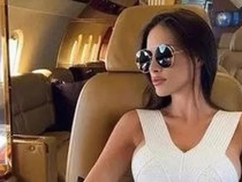 Siêu bảo mẫu cho giới siêu giàu tiết lộ các đặc quyền xa xỉ: Kiếm tới 3,2 tỷ đồng mỗi năm, đi làm bằng Range Rover, du lịch tới hơn 9 quốc gia