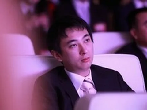 "Cậu cả trong gia phả" Vương Tư Thông: Từng sở hữu 2 "chữ G", tuyên bố không dựa dẫm gia đình nhưng khi nợ 7.000 tỷ đồng phải nhờ mẹ trả hộ