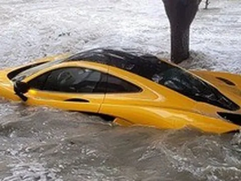 Liều mình chi hơn 13 tỷ đồng mua siêu xe McLaren P1 bị ngâm nước lũ: Chẳng có chi tiết nào còn hoạt động, bốc mùi khó chịu