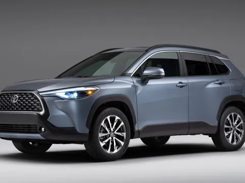 Toyota chơi lớn, tổng lực ra mắt Fortuner thế hệ mới và một phiên bản 'Corolla Cross' 7 chỗ