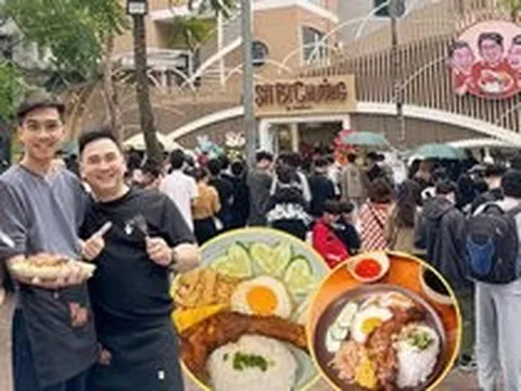 Quán cơm tấm của bộ 3 streamer nổi tiếng mở chi nhánh ở Hà Nội: Khách kéo đến check-in ầm ầm, xếp hàng dài đợi 4-5 tiếng chỉ để chờ thưởng thức