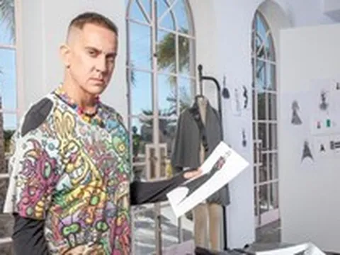 Thời trang độc đáo từ linh kiện phế liệu