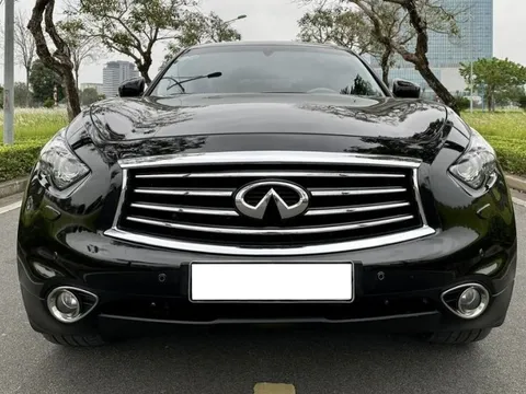 Hàng hiếm Infiniti QX70 lên sàn xe cũ, người bán chia sẻ: 'Bán rẻ gấp 4 lần giá mua mới dù mỗi năm chỉ chạy 11.000km'