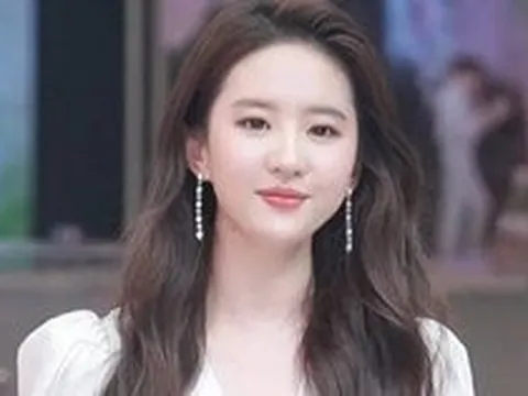 Tuổi 35 của Lưu Diệc Phi: Hưởng thụ cuộc sống "phú bà quyền lực", sống độc thân trong biệt thự sang chảnh cùng 16 con mèo