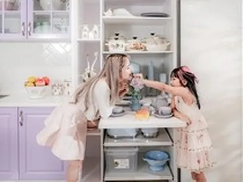 Góc bếp màu tím pastel với đủ các thiết bị hiện đại của mẹ 3 con ở TP. HCM